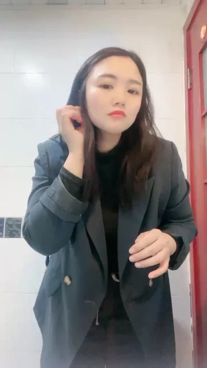 Screenshot 15 from Leaked Asian POV Stream – Busty Amateur Teases with Vibrant Toy