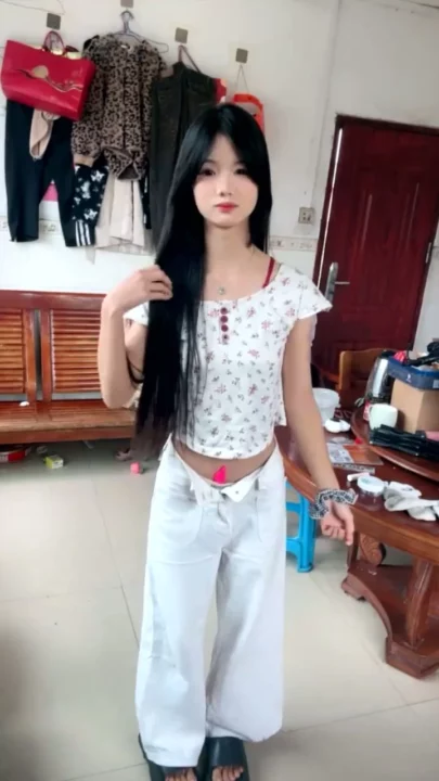 Screenshot 12 from Amateur Asian Solo Play Under Sunlight — Garden Tease in Cartoon Outfit