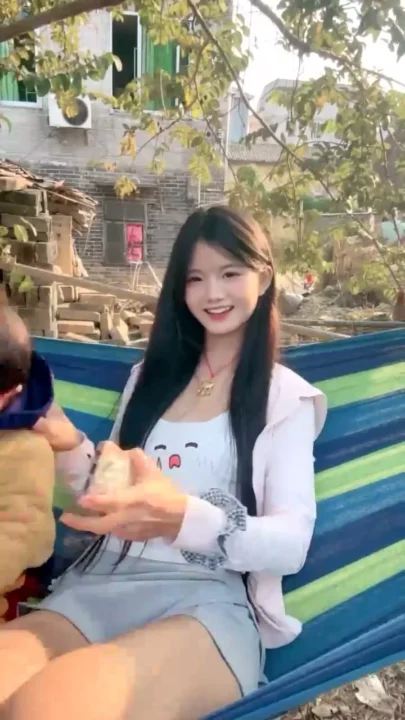 Screenshot 3 from Amateur Asian Solo Play Under Sunlight — Garden Tease in Cartoon Outfit