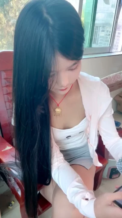 Screenshot 4 from Amateur Asian Solo Play Under Sunlight — Garden Tease in Cartoon Outfit