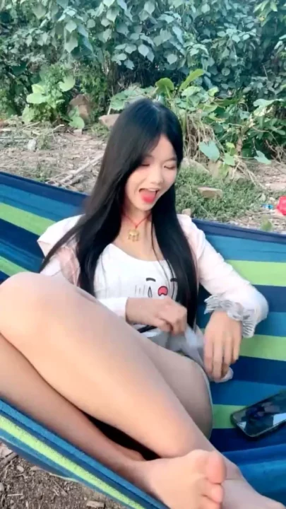 Screenshot 5 from Amateur Asian Solo Play Under Sunlight — Garden Tease in Cartoon Outfit