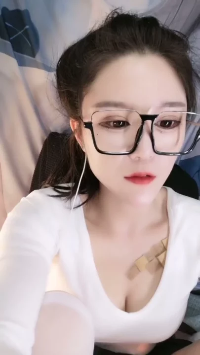 Screenshot 2 from Masked Glasses Cutie Toy Play — FC2 PPV Raw POV [FC2-PPV-993673]
