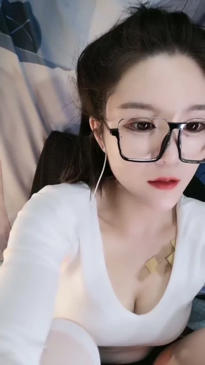 Screenshot 1 from Masked Glasses Cutie Toy Play — FC2 PPV Raw POV [FC2-PPV-993673]