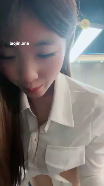 Screenshot 3 from FC2-PPV-XXXXXXX — Asian Tease in Denim Shorts & White Shirt — Natural POV Solo