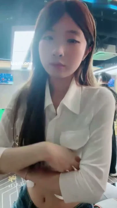 Screenshot 4 from FC2-PPV-XXXXXXX — Asian Tease in Denim Shorts & White Shirt — Natural POV Solo