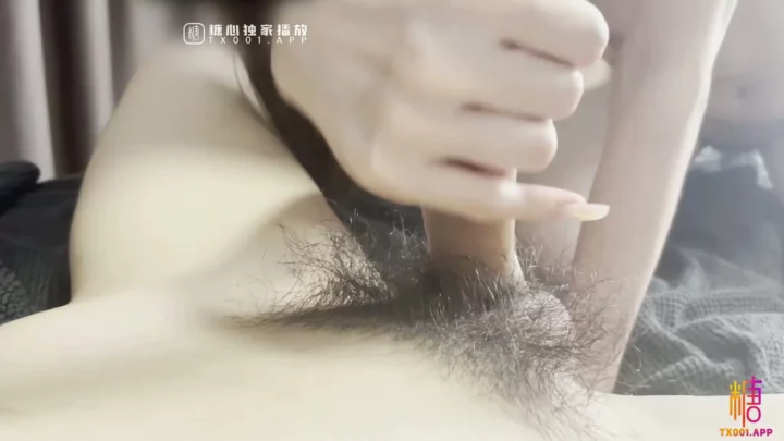 Raw Bedroom Encounter — Slim East Asian Beauty Takes Hard Creampie のスクリーンショット 10