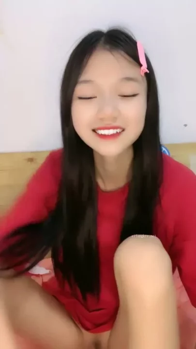 Screenshot 1 from Red Crop Top Tease — Petite Japanese Amateur Solo Gap Moe