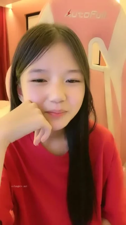 Screenshot 12 from Red Crop Top Tease — Petite Japanese Amateur Solo Gap Moe