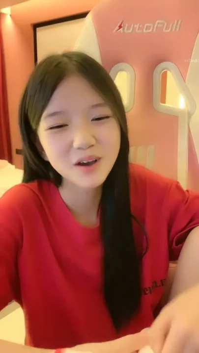 Screenshot 13 from Red Crop Top Tease — Petite Japanese Amateur Solo Gap Moe