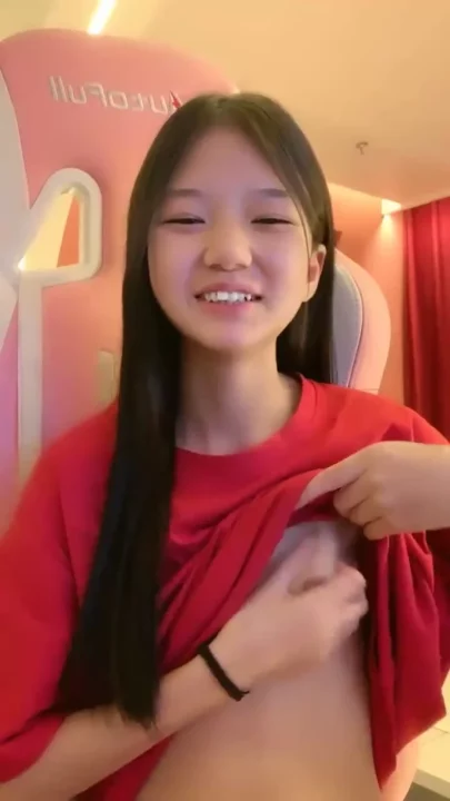 Screenshot 19 from Red Crop Top Tease — Petite Japanese Amateur Solo Gap Moe