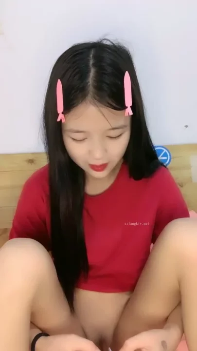 Screenshot 7 from Red Crop Top Tease — Petite Japanese Amateur Solo Gap Moe