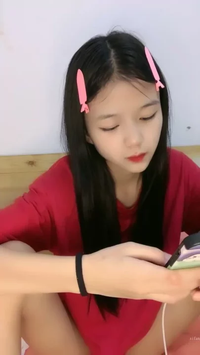 Screenshot 8 from Red Crop Top Tease — Petite Japanese Amateur Solo Gap Moe